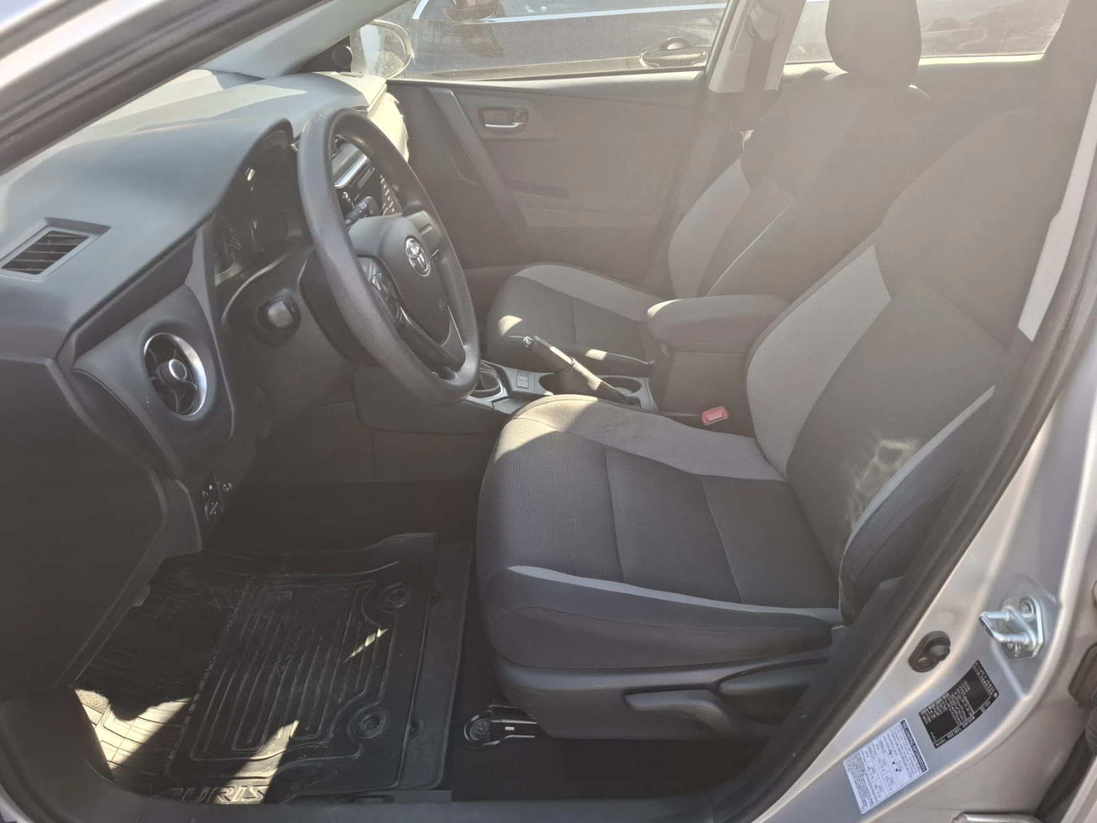 Toyota Auris 1.4 D-4D * 149380 км. * EURO6, снимка 6 - Автомобили и джипове - 54189312