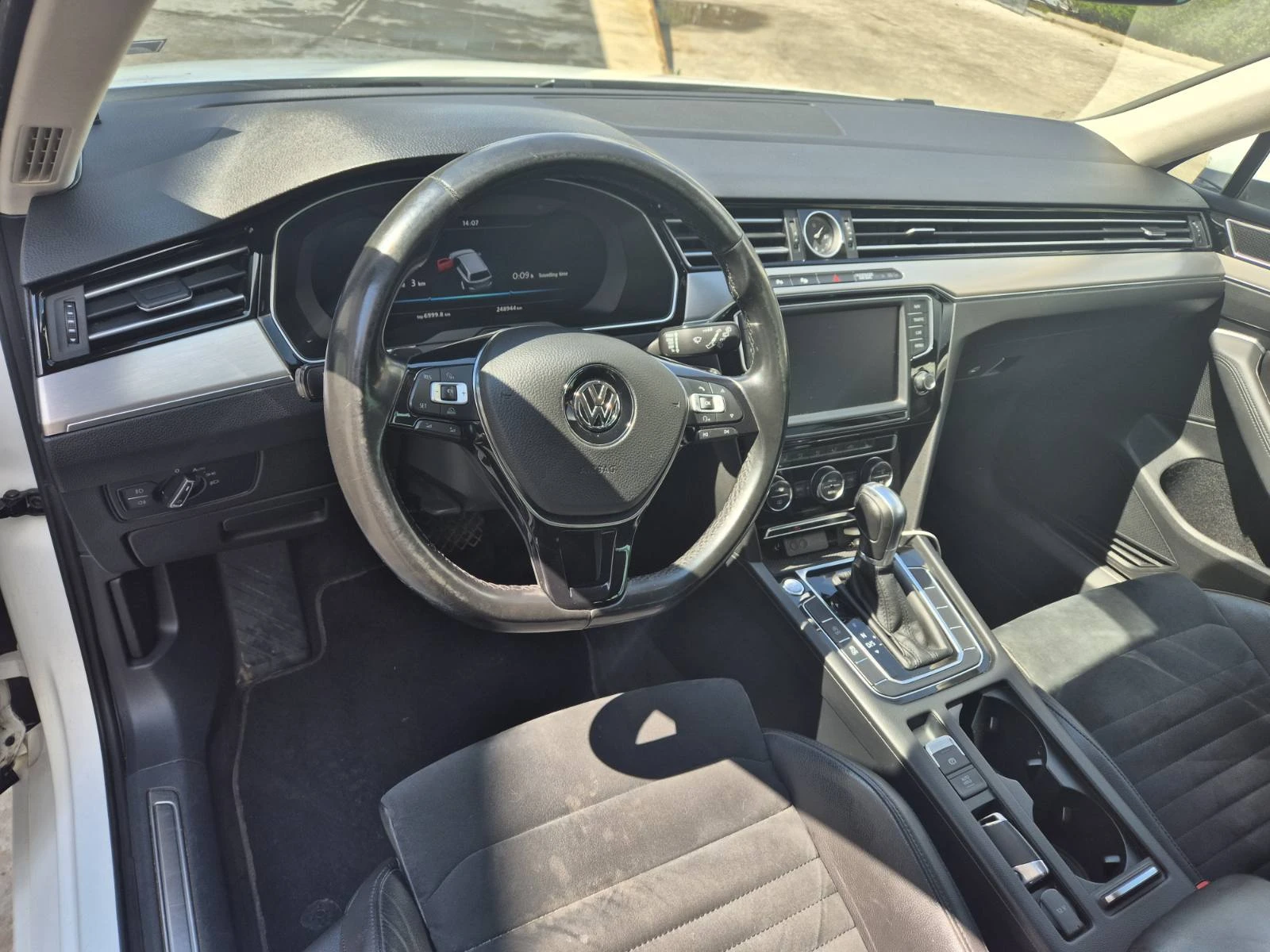 VW Passat B8 Highline 4motion Matrix DIGITAL, снимка 4 - Автомобили и джипове - 54238974