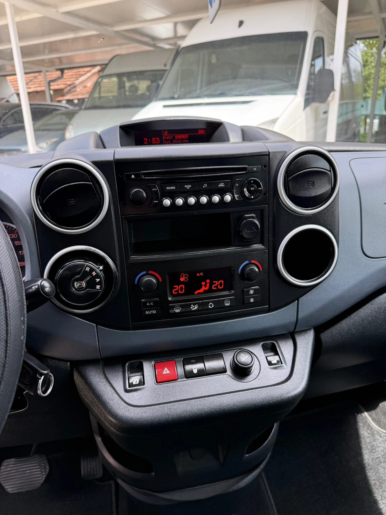 Peugeot Partner TEPEE E-HDI АВТОМАТИК ЛИЗИНГ, снимка 11 - Автомобили и джипове - 54678105