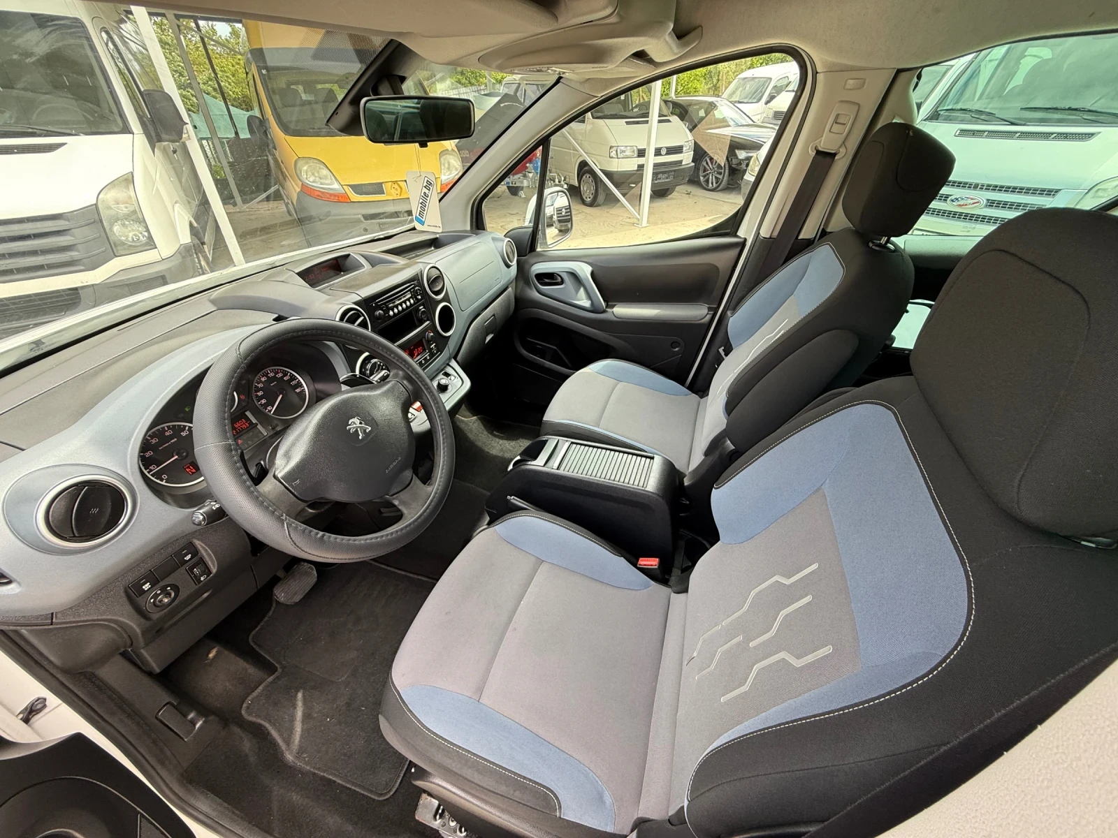 Peugeot Partner TEPEE E-HDI АВТОМАТИК ЛИЗИНГ, снимка 9 - Автомобили и джипове - 54678105