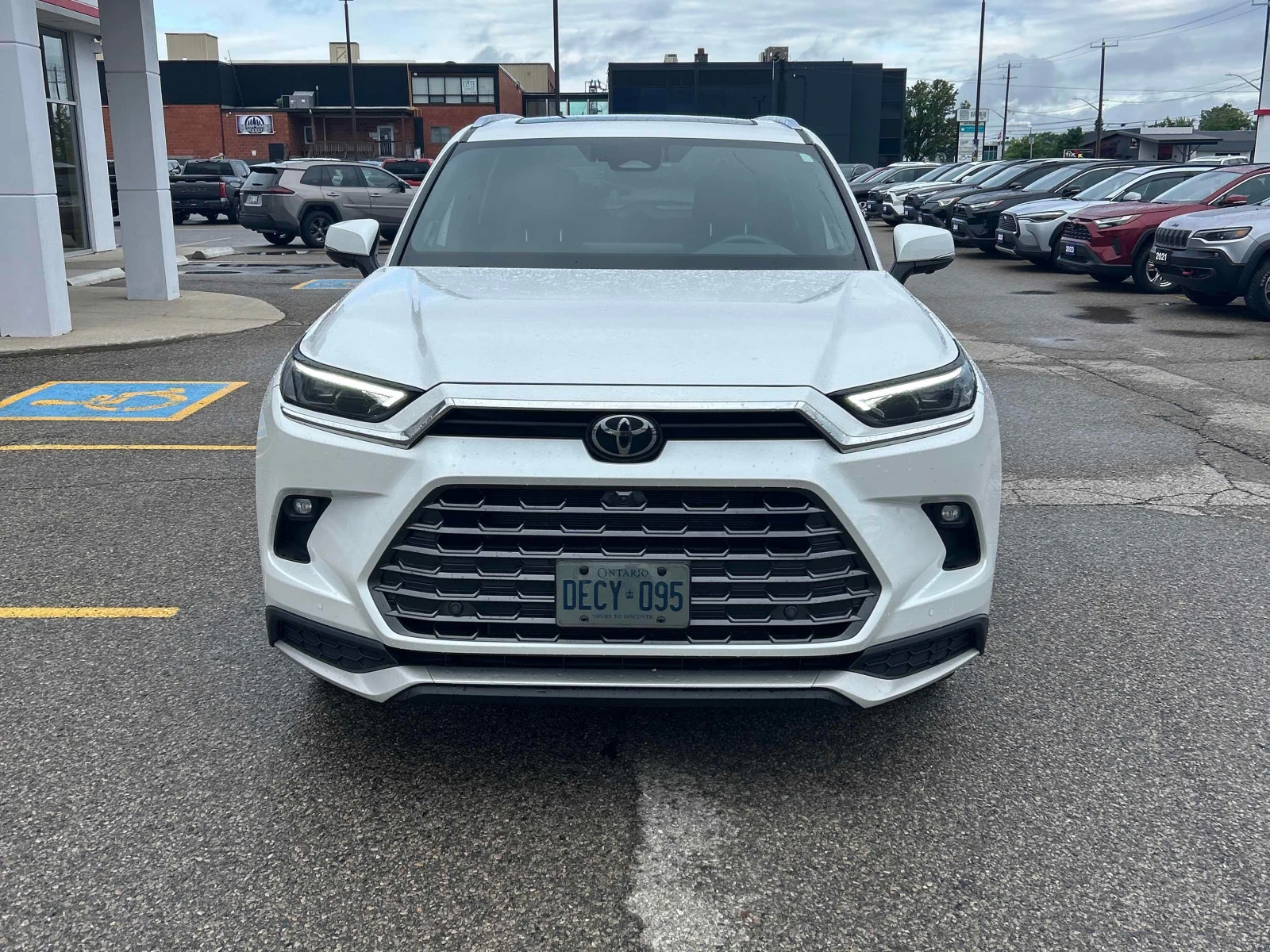 Toyota Grand Highlander Hybrid Platinum Max * AWD * Carfax * , снимка 2 - Автомобили и джипове - 55200823