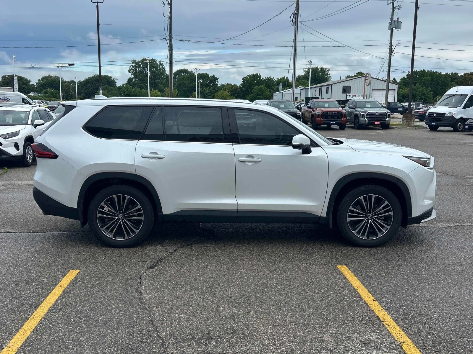 Toyota Grand Highlander Hybrid Platinum Max * AWD * Carfax * , снимка 3 - Автомобили и джипове - 55200823