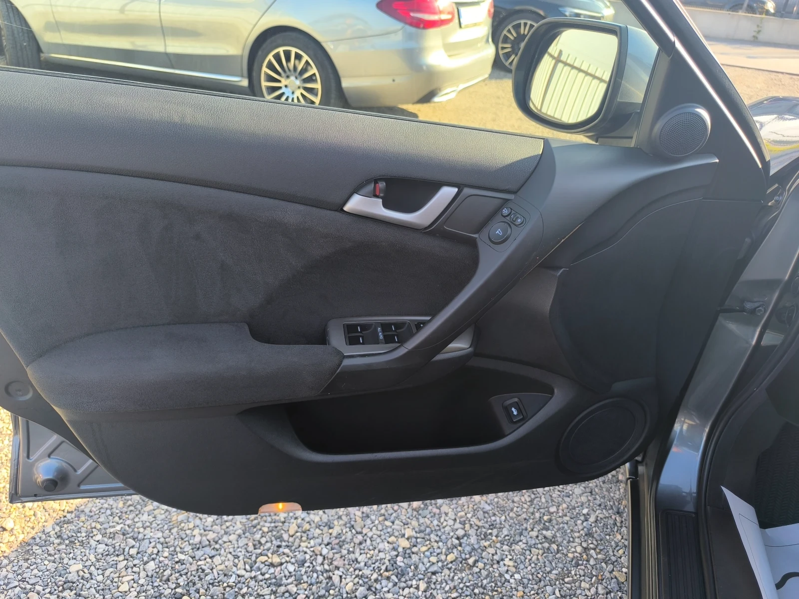 Honda Accord 2.0 бензин, 156 к.с, снимка 11 - Автомобили и джипове - 55435645