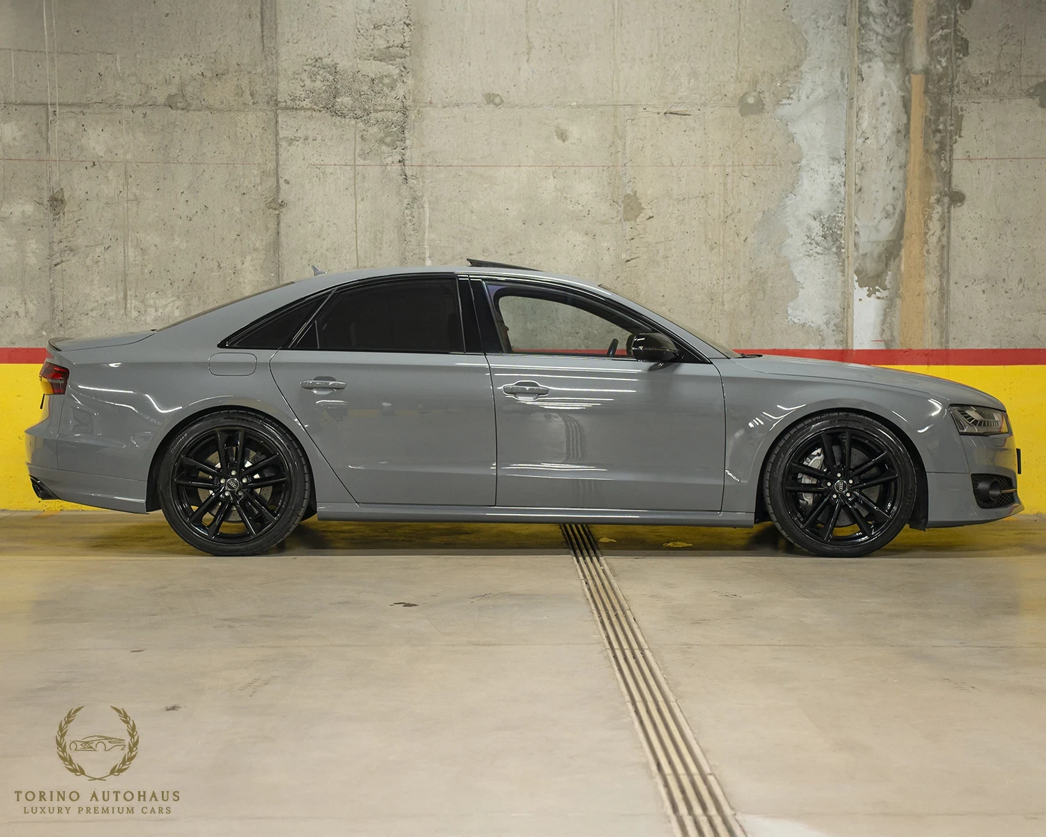 Audi S8 PLUS* CERAMIC BRAKES* B&O* CARBON* EXCLUSIVE* FULL, снимка 6 - Автомобили и джипове - 55630425