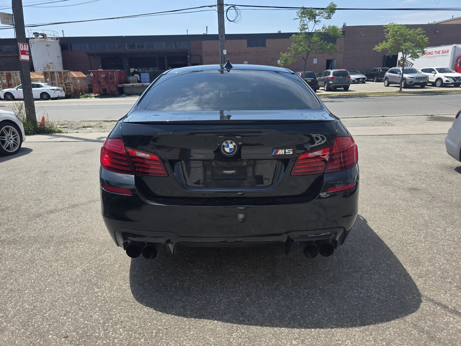BMW M5 * 4dr Sdn * АВТОКРЕДИТ БЕЗ ПЪРВОНАЧАЛНА ВНОСКА* , снимка 4 - Автомобили и джипове - 55973816