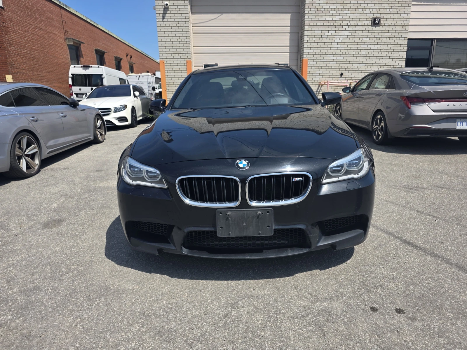 BMW M5 * 4dr Sdn * АВТОКРЕДИТ БЕЗ ПЪРВОНАЧАЛНА ВНОСКА* , снимка 6 - Автомобили и джипове - 55973816