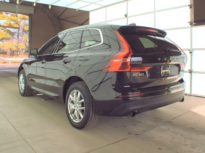 Volvo XC60 T5 MOMENTUM/CAMERA/KEYLESS/PANORAMA/M.TOЧКА/, снимка 6 - Автомобили и джипове - 48510333