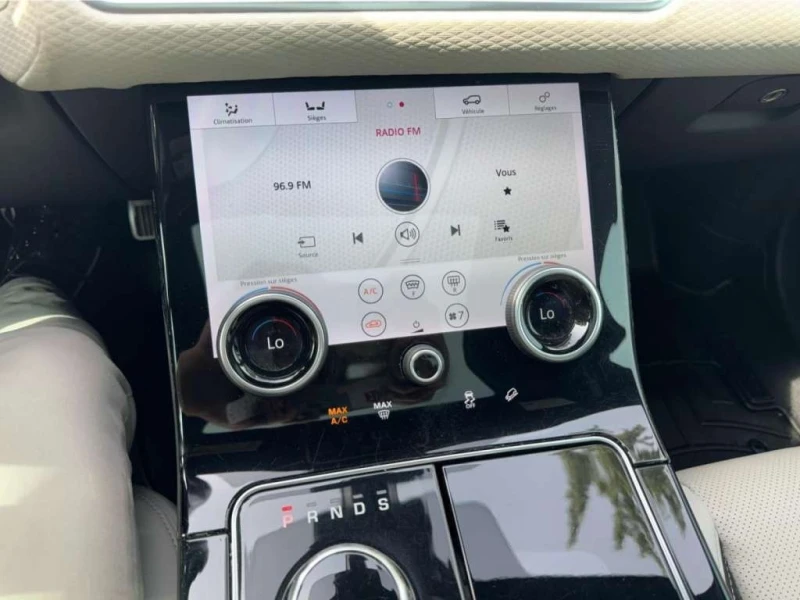 Land Rover Range Rover Velar 2018 R Dynamic SE * CARFAX * БЕЗ ПЪРВОНАЧАЛНА, снимка 17 - Автомобили и джипове - 53108185