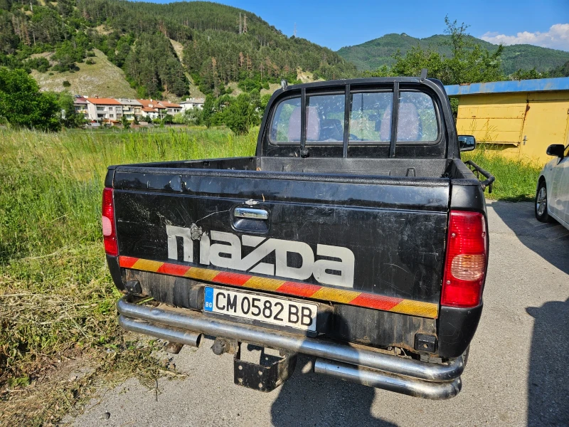 Mazda B2500 Пикап, снимка 4 - Автомобили и джипове - 53416909