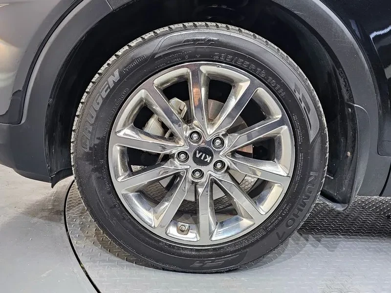 Kia Sorento 2.2 CRDI 4WD - САМО 30% АВАНС, снимка 5 - Автомобили и джипове - 55899872