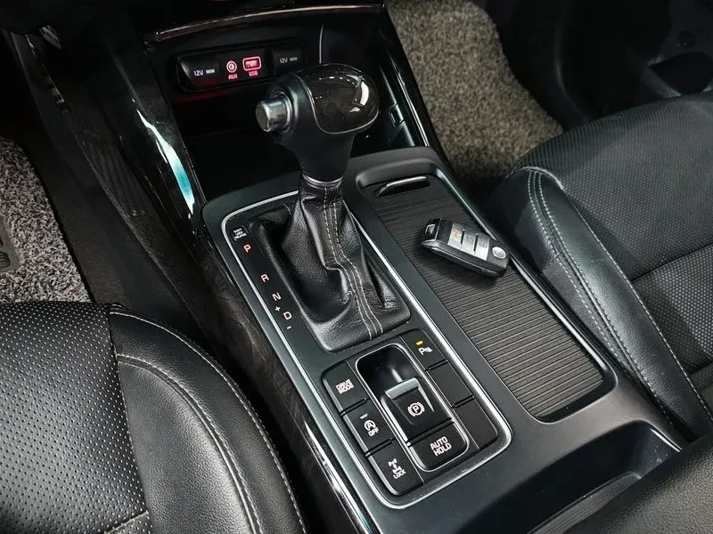 Kia Sorento 2.2 CRDI 4WD - САМО 30% АВАНС, снимка 9 - Автомобили и джипове - 55899872