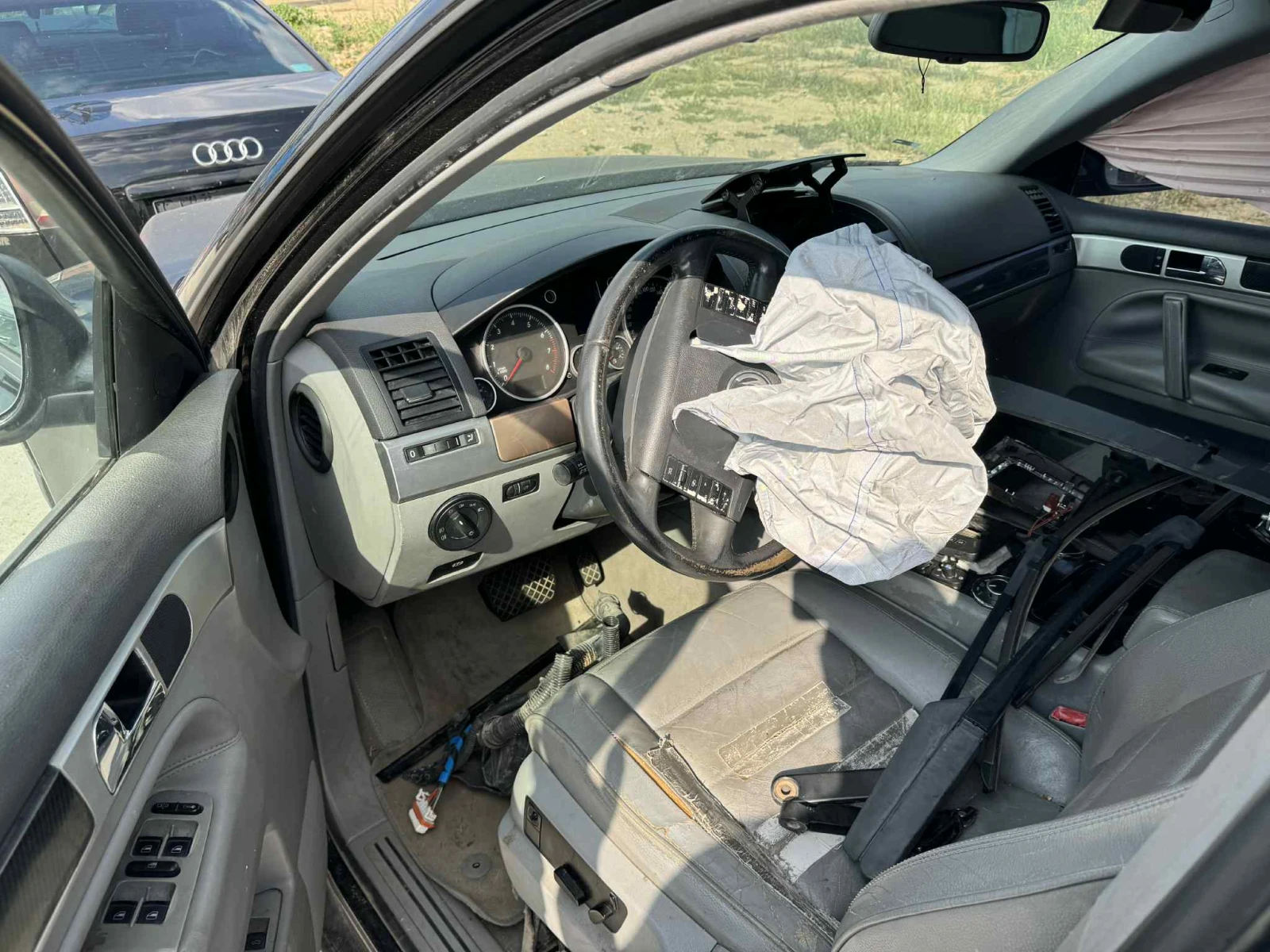VW Touareg 3.2 - изображение 5