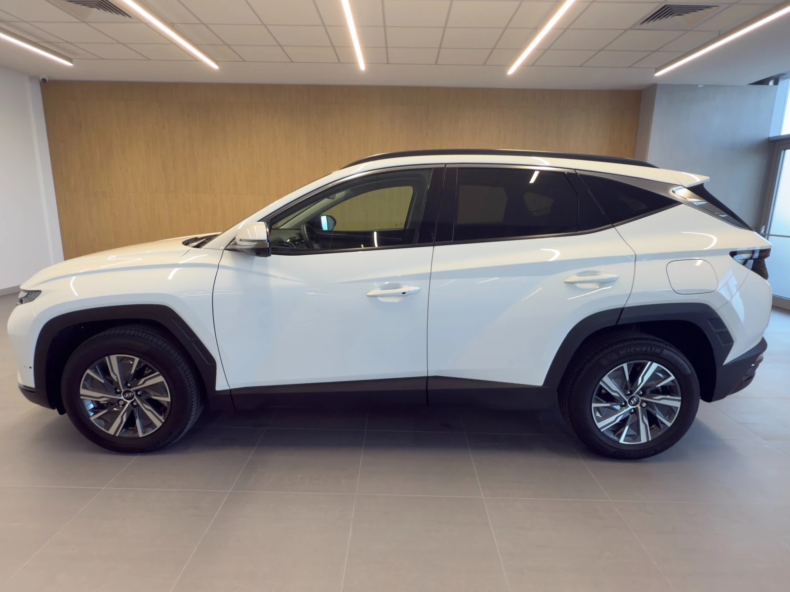 Hyundai Tucson EXCLUSIVE Hybrid AWD - изображение 2