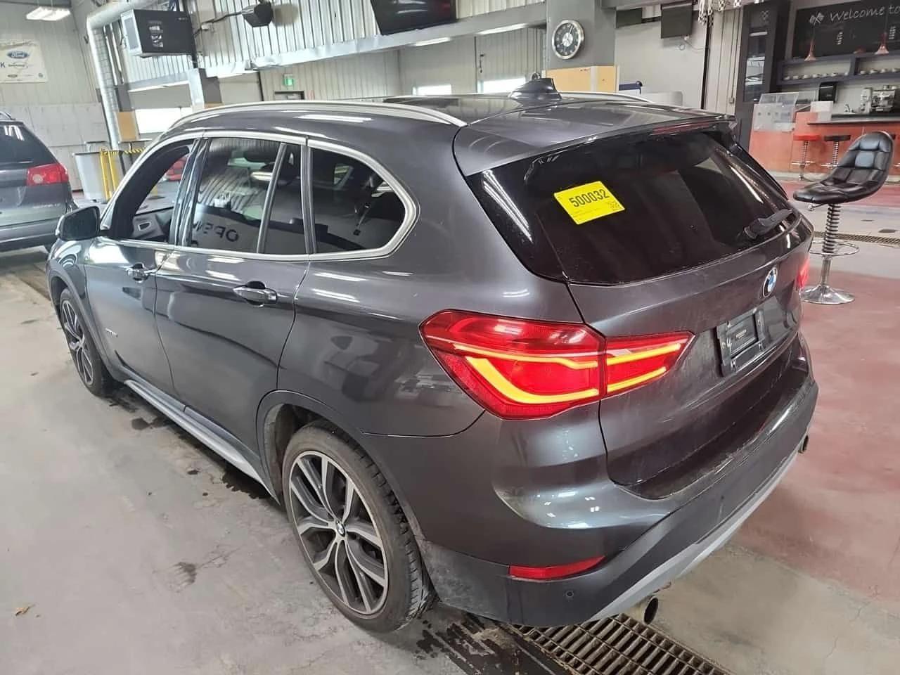 BMW X1  2 КЛЮЧА/ПОДГРЕВ/ПАНО/xDrive28i/CARFAX/ФИНАНСИРАНЕ, снимка 3 - Автомобили и джипове - 54718907