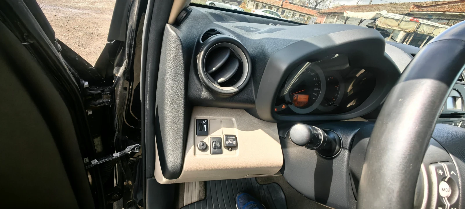 Toyota Rav4, снимка 12 - Автомобили и джипове - 55015233