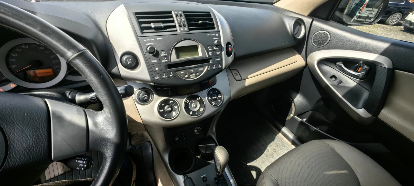 Toyota Rav4, снимка 11 - Автомобили и джипове - 55015233