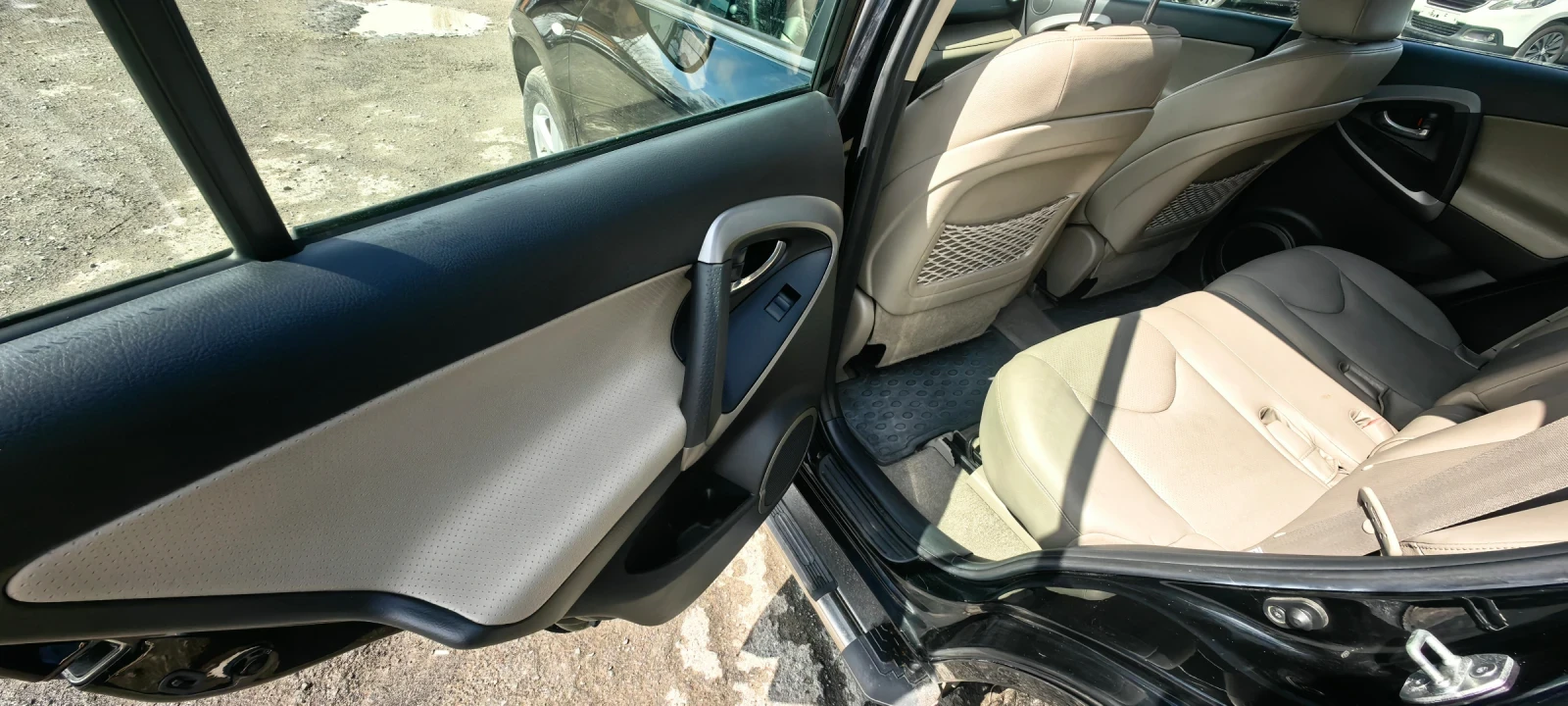 Toyota Rav4, снимка 6 - Автомобили и джипове - 55015233