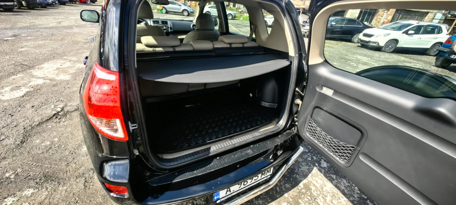 Toyota Rav4, снимка 3 - Автомобили и джипове - 55015233