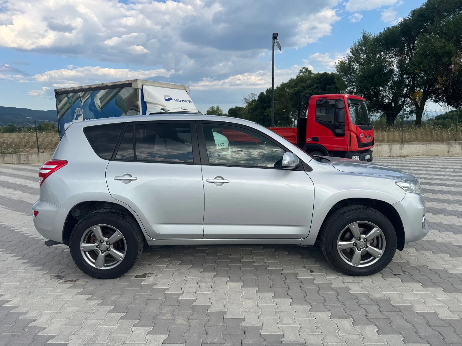 Toyota Rav4 2.2D4D 150k.c, снимка 4 - Автомобили и джипове - 55547126