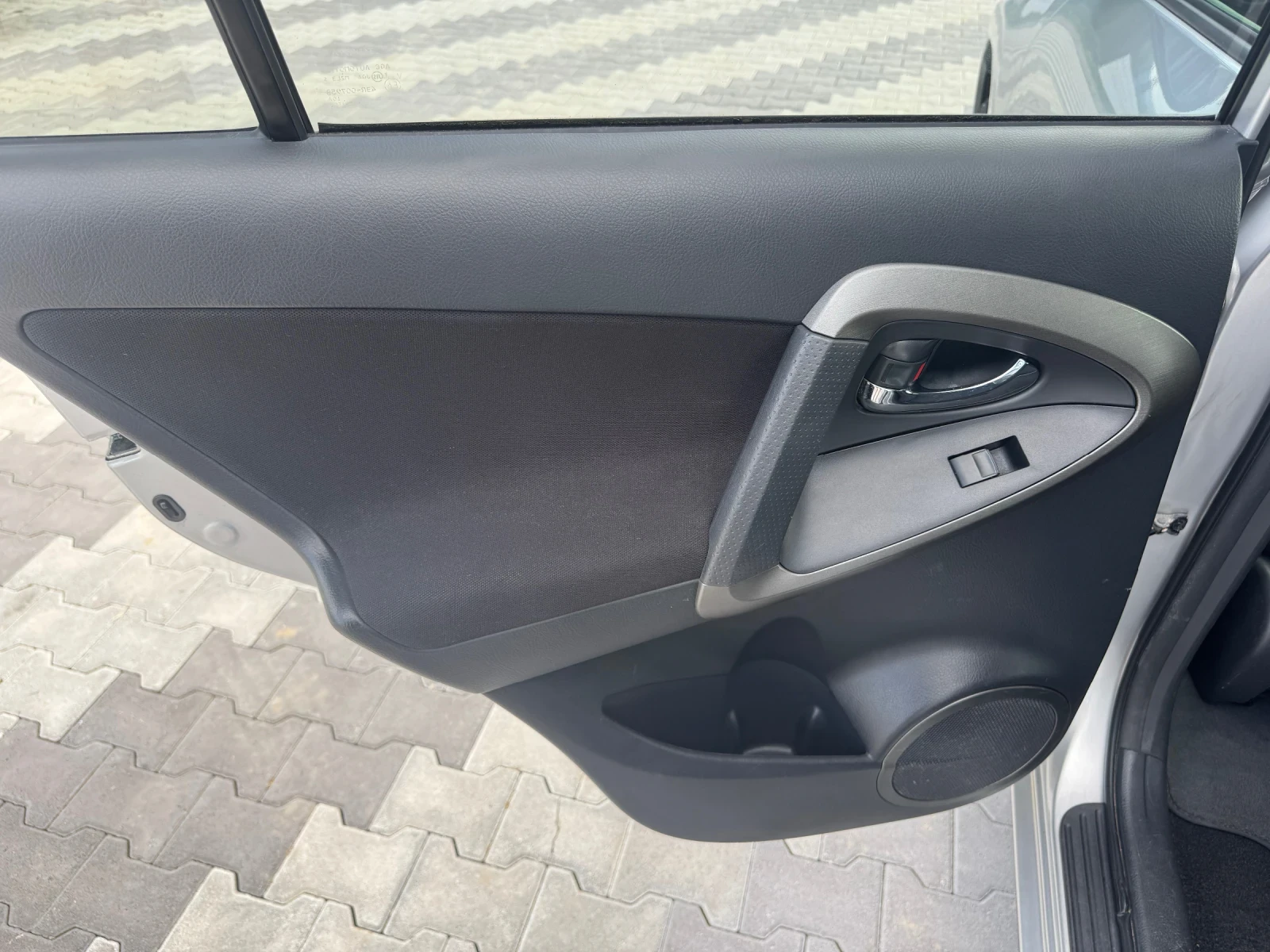 Toyota Rav4 2.2D4D 150k.c, снимка 12 - Автомобили и джипове - 55547126
