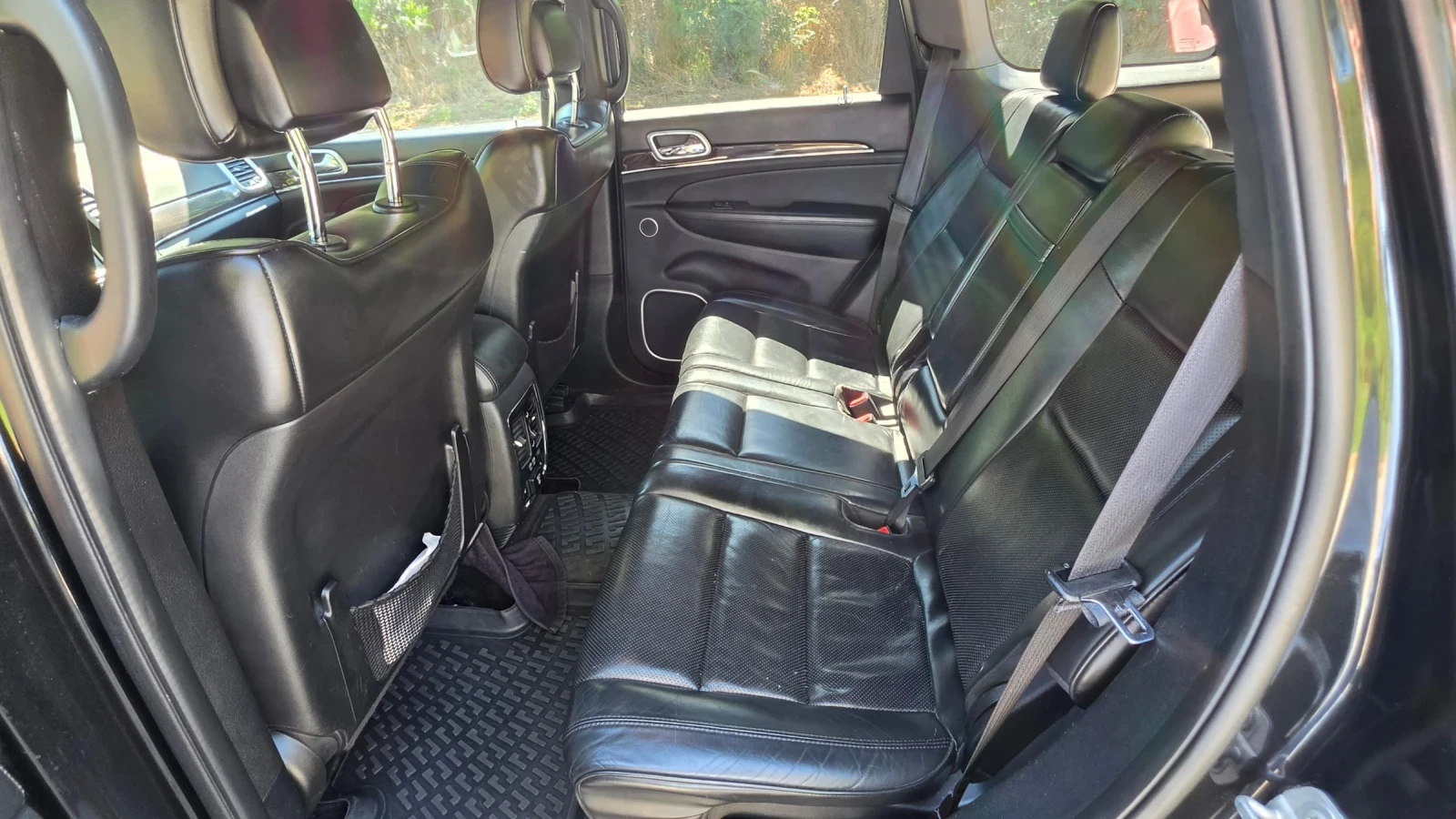 Jeep Grand cherokee 5.7 HEMI * 8ZF* ТV* PANO* * DISTRONIC* , снимка 16 - Автомобили и джипове - 55616398