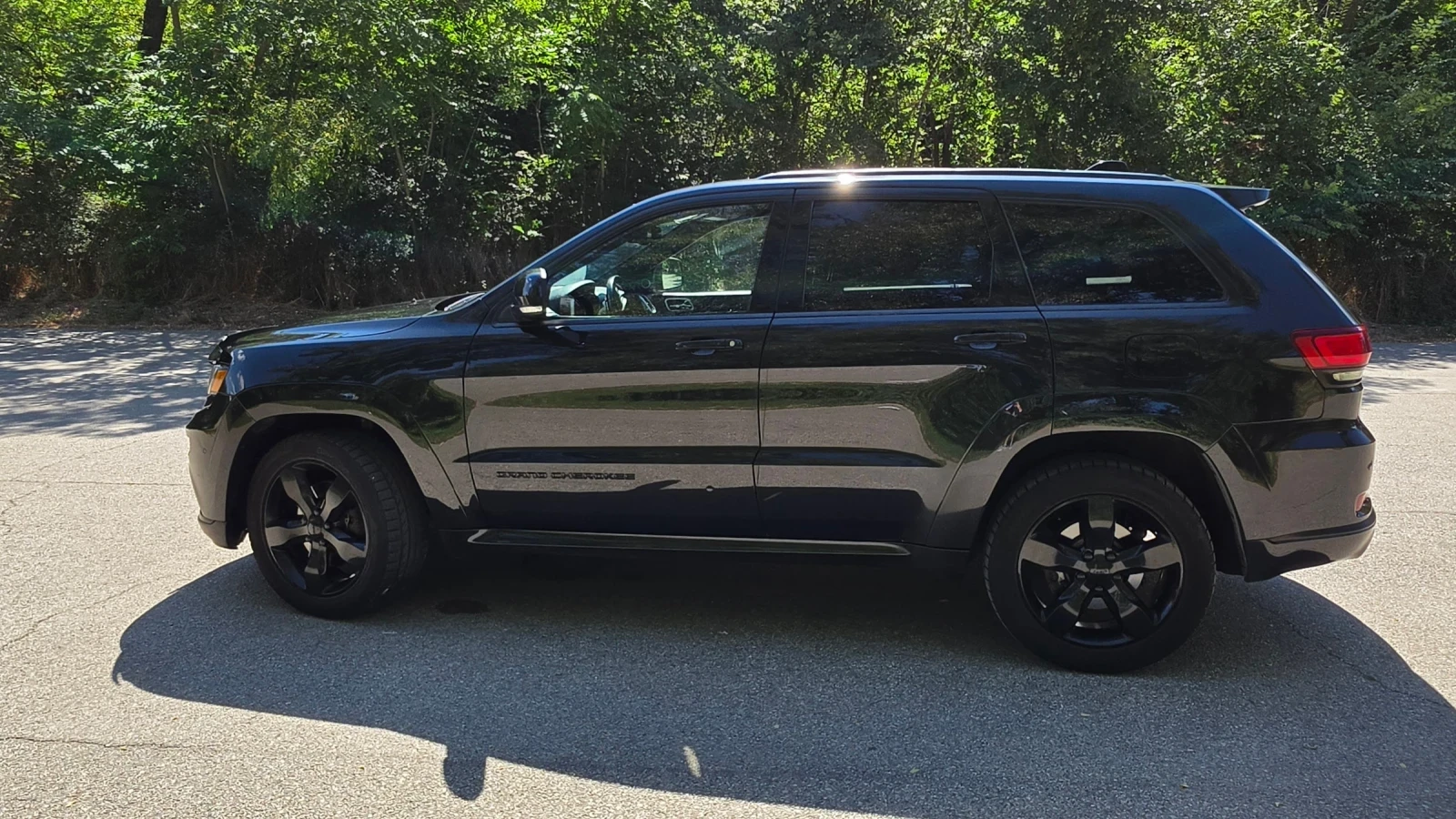 Jeep Grand cherokee 5.7 HEMI * 8ZF* ТV* PANO* * DISTRONIC* , снимка 2 - Автомобили и джипове - 55616398