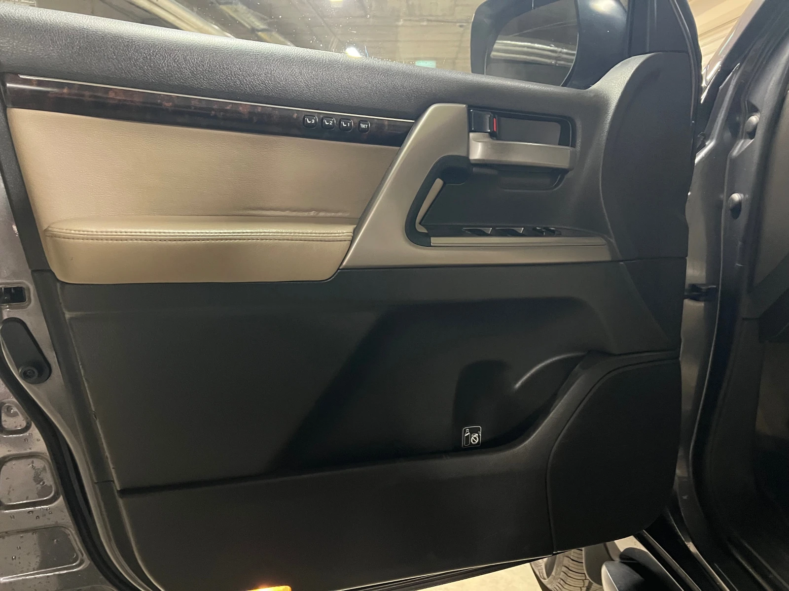 Toyota Land cruiser 4.5 V8 Executive, снимка 10 - Автомобили и джипове - 56726198