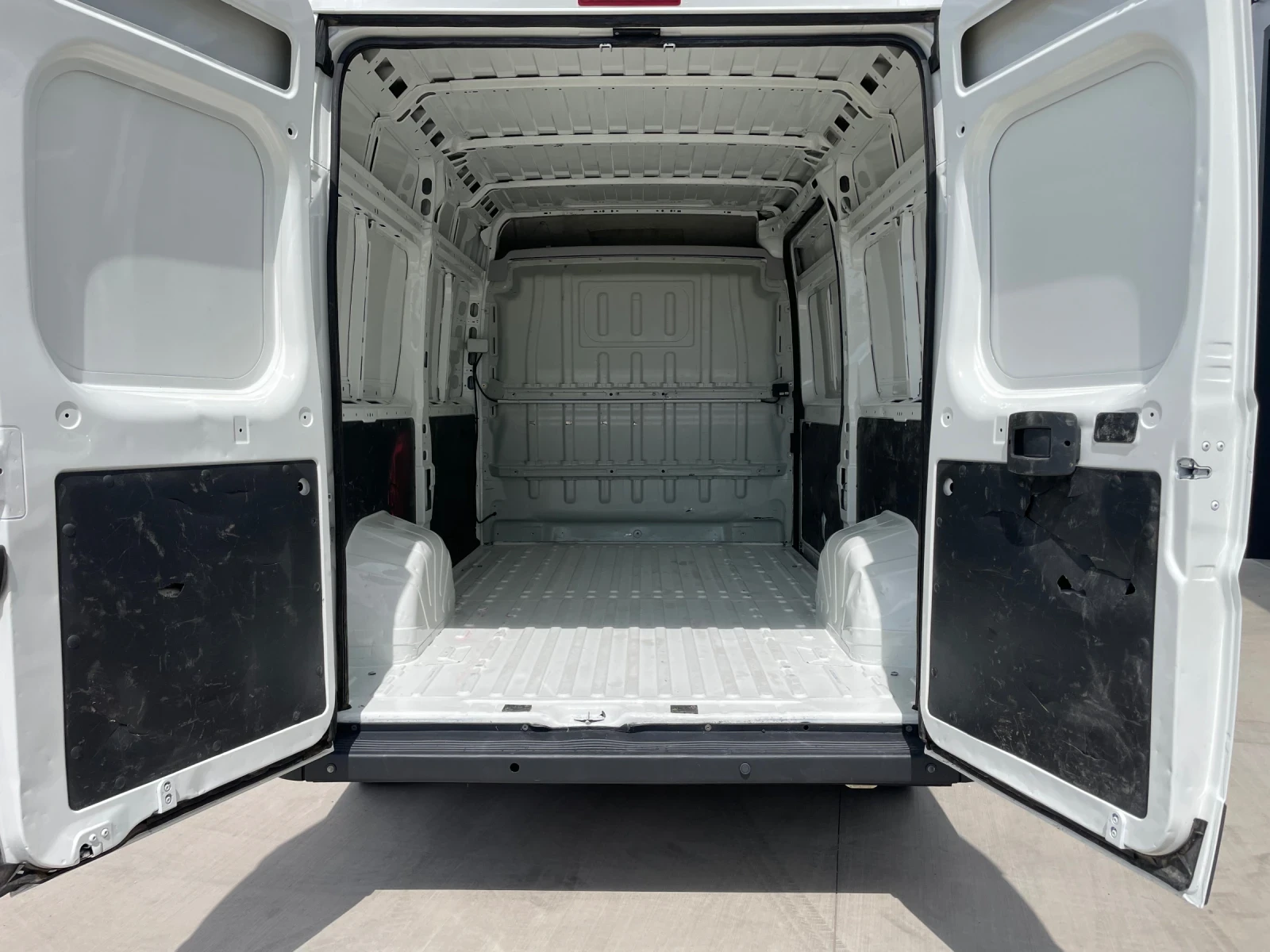 Peugeot Boxer 2.2HDI//КЛИМАТИК - изображение 7