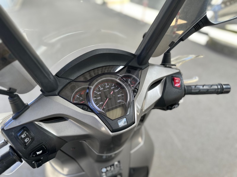 Honda Sh 300i ABS FULL LED Keyless , снимка 12 - Мотоциклети и мототехника - 45983410