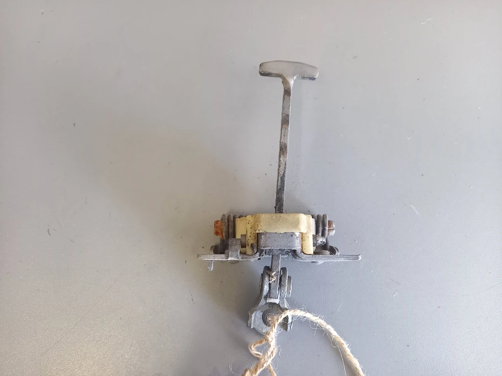 Панта врата ограничителна задна лява Рено Меган (к)