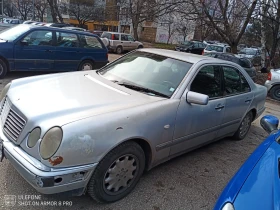 Mercedes-Benz E 200, снимка 2 - Автомобили и джипове - 53690802