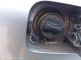 Mercedes-Benz E 200, снимка 11 - Автомобили и джипове - 53690802