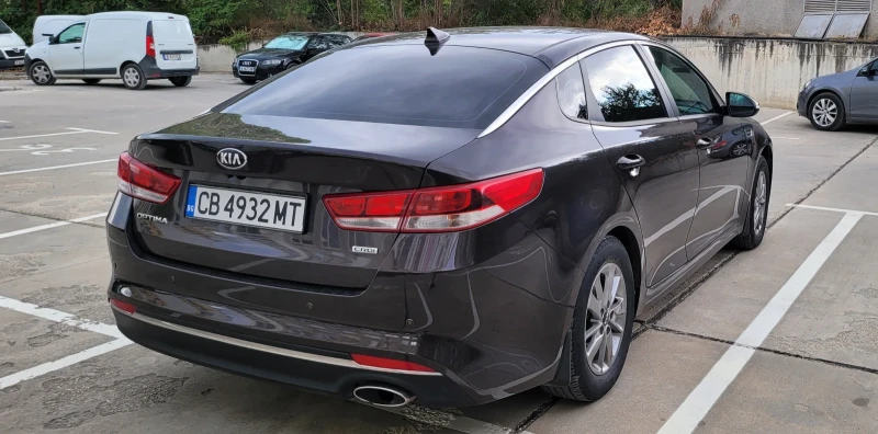 Kia Optima, снимка 5 - Автомобили и джипове - 46701857