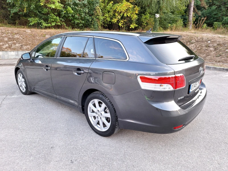 Toyota Avensis 2.0 D-4D 126к.с. 6 скорости, снимка 2 - Автомобили и джипове - 47428576