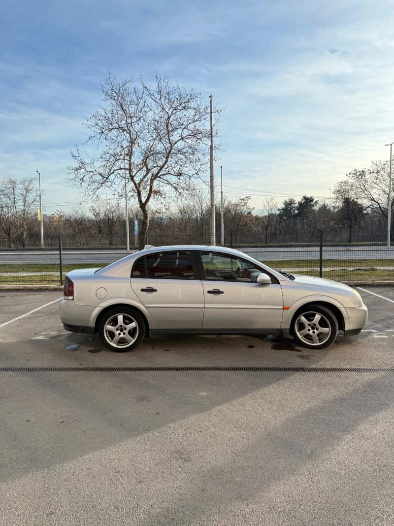 Opel Vectra ПЕРФЕКТНА 1.8 С ГАЗ, снимка 4 - Автомобили и джипове - 49566998