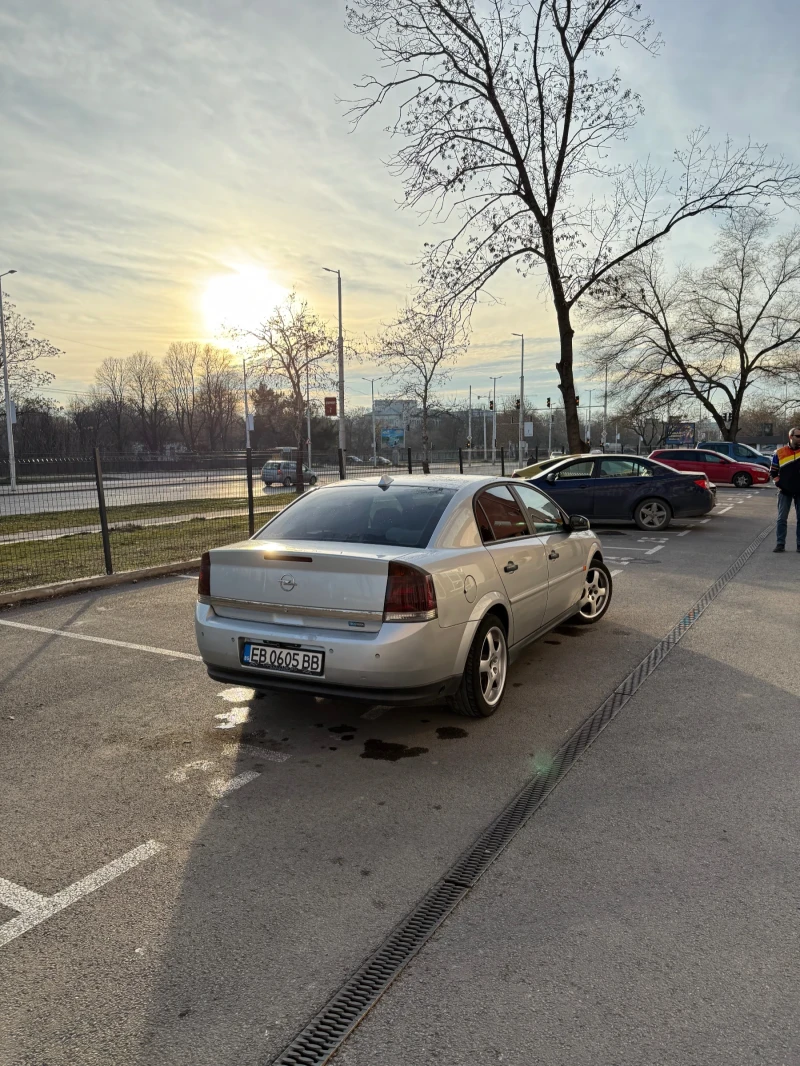 Opel Vectra ПЕРФЕКТНА 1.8 С ГАЗ, снимка 3 - Автомобили и джипове - 49566998