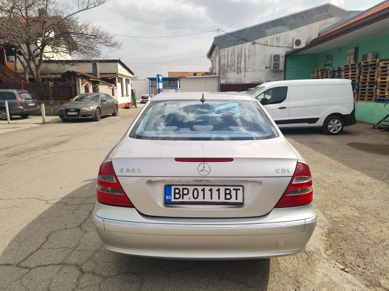 Mercedes-Benz E 280 3.2CDI * 204PS * КЛИМАТРОНИК * , снимка 4 - Автомобили и джипове - 49470088