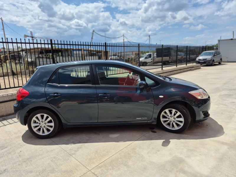 Toyota Auris, снимка 6 - Автомобили и джипове - 52402104
