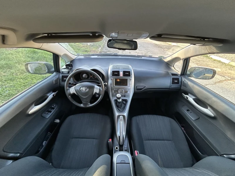 Toyota Auris, снимка 12 - Автомобили и джипове - 52402104