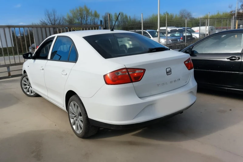 Seat Toledo 1.6 TDI, снимка 5 - Автомобили и джипове - 52583497
