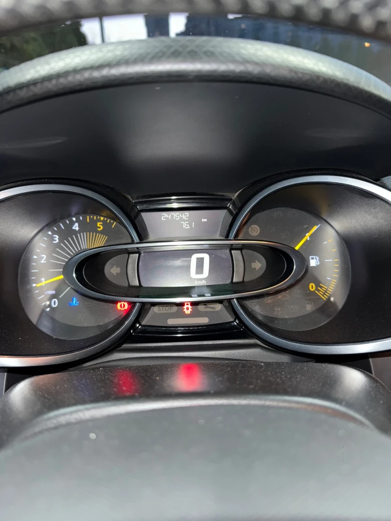 Renault Clio 1.5dci, снимка 12 - Автомобили и джипове - 53168257