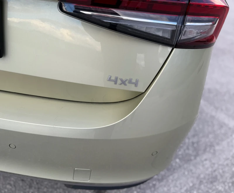 Skoda Superb  Laurin & Klement 4x4 Гаранция !!!, снимка 10 - Автомобили и джипове - 53405658