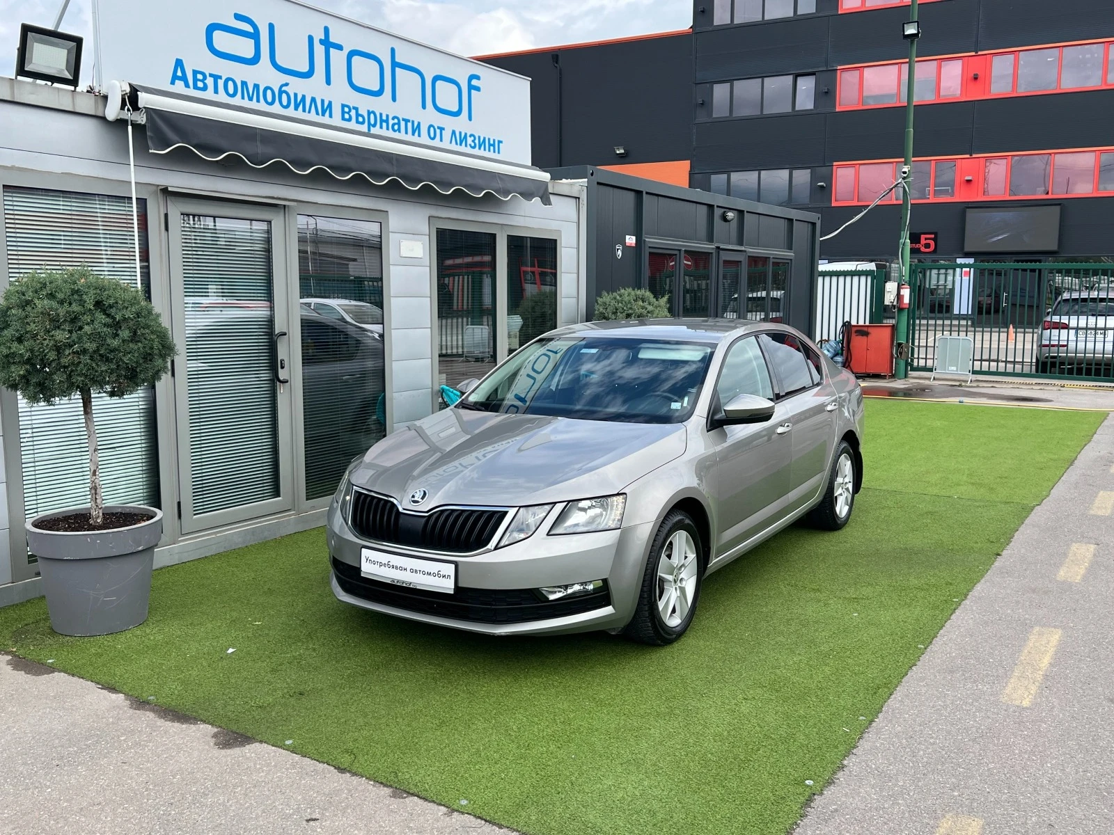 Skoda Octavia 1.6TDI/116к.с./MT/ - [1] 