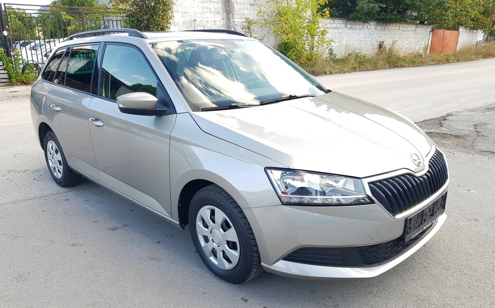 Skoda Fabia 1.0 MPI евро 6d   - изображение 9