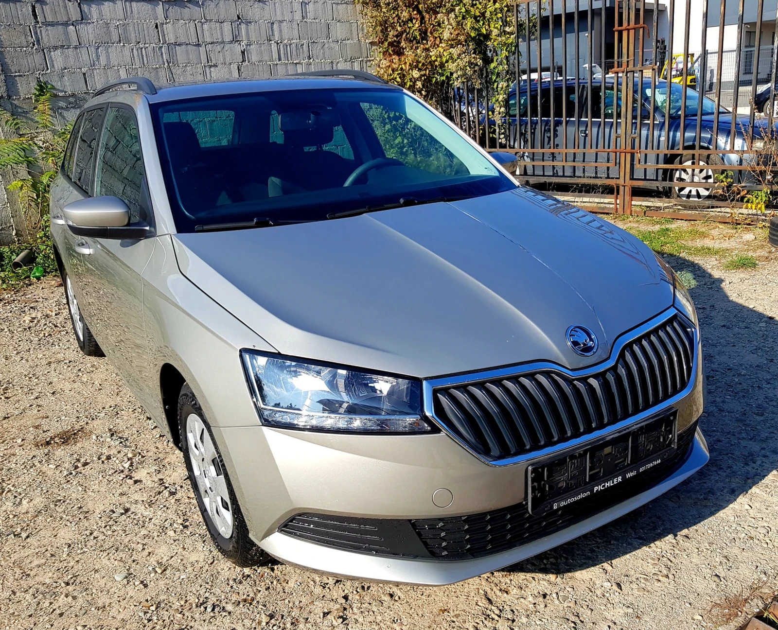 Skoda Fabia 1.0 MPI евро 6d   - изображение 4