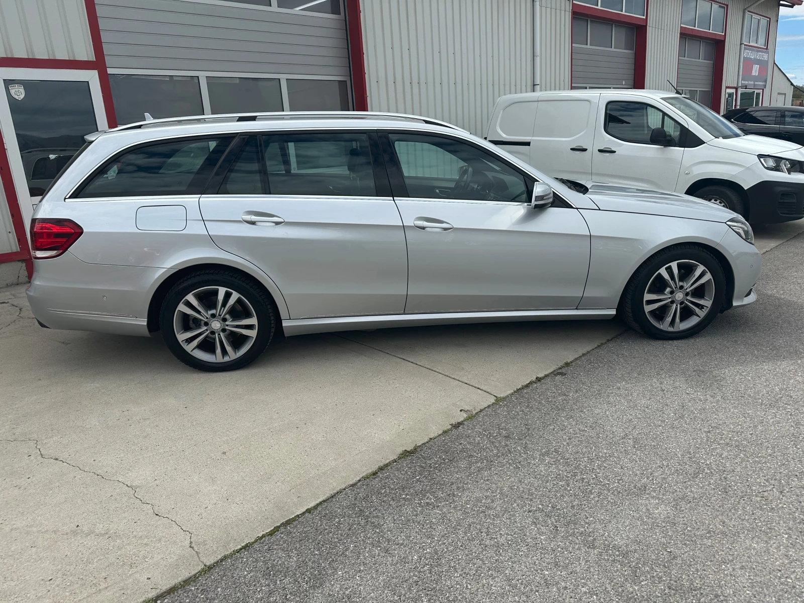 Mercedes-Benz E 350 4 Matic - изображение 7