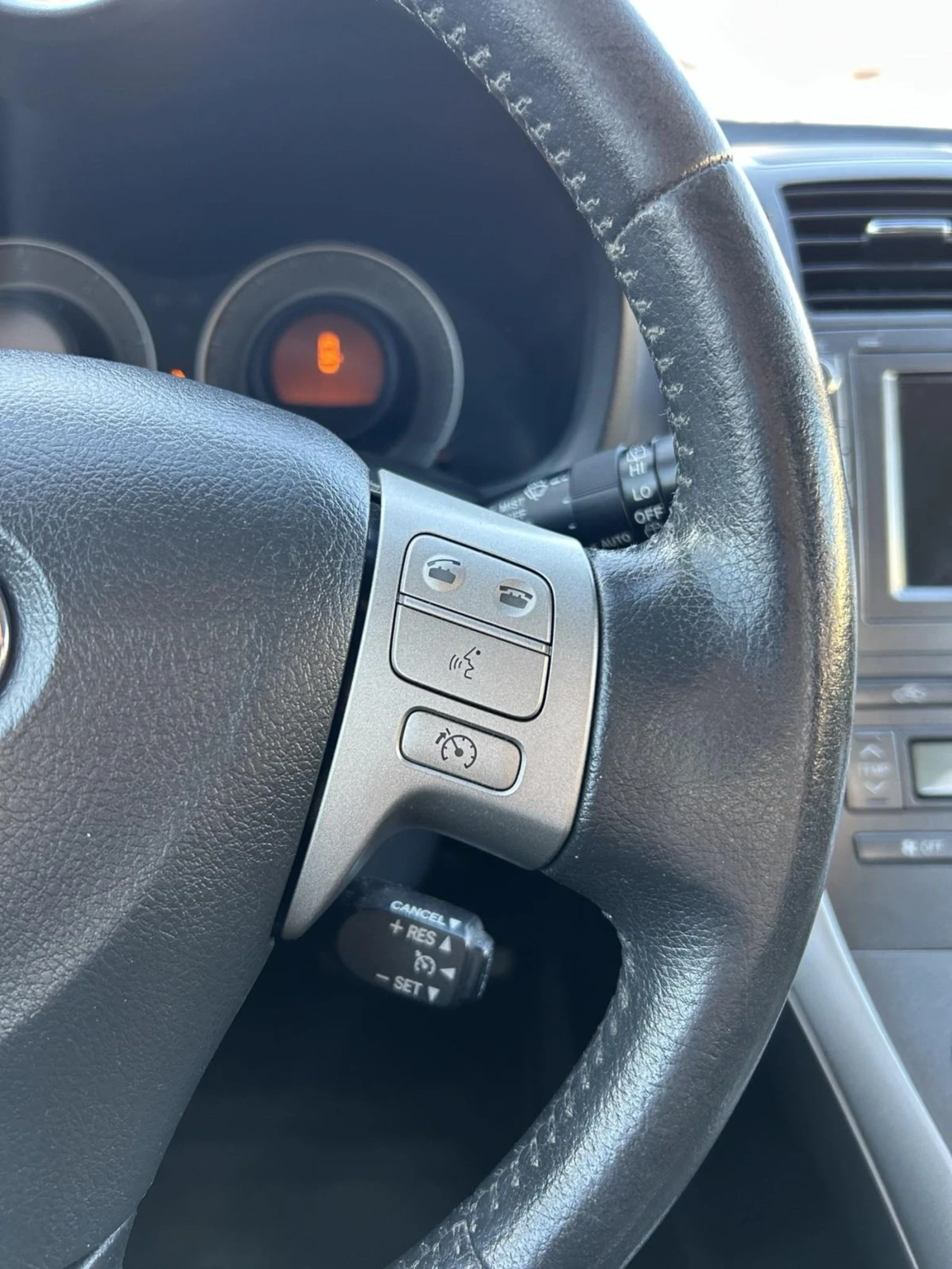 Toyota Auris  - изображение 8