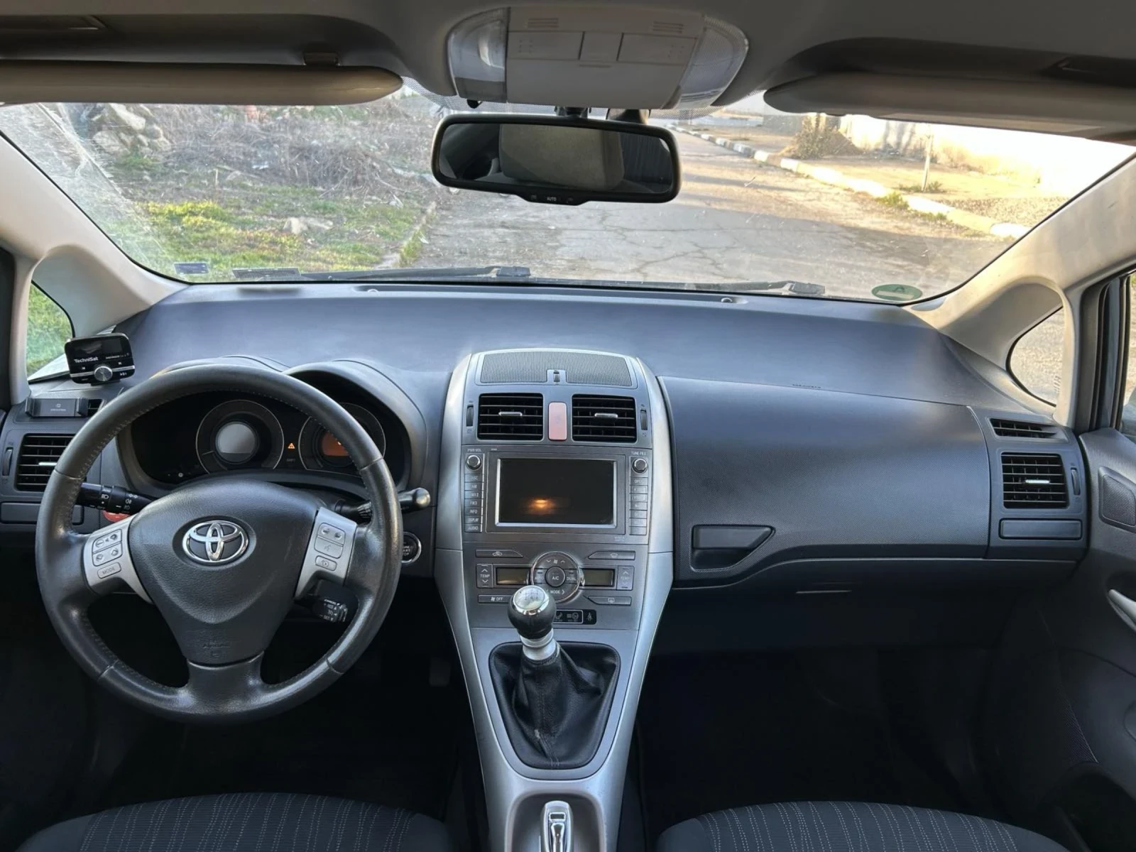 Toyota Auris  - изображение 9