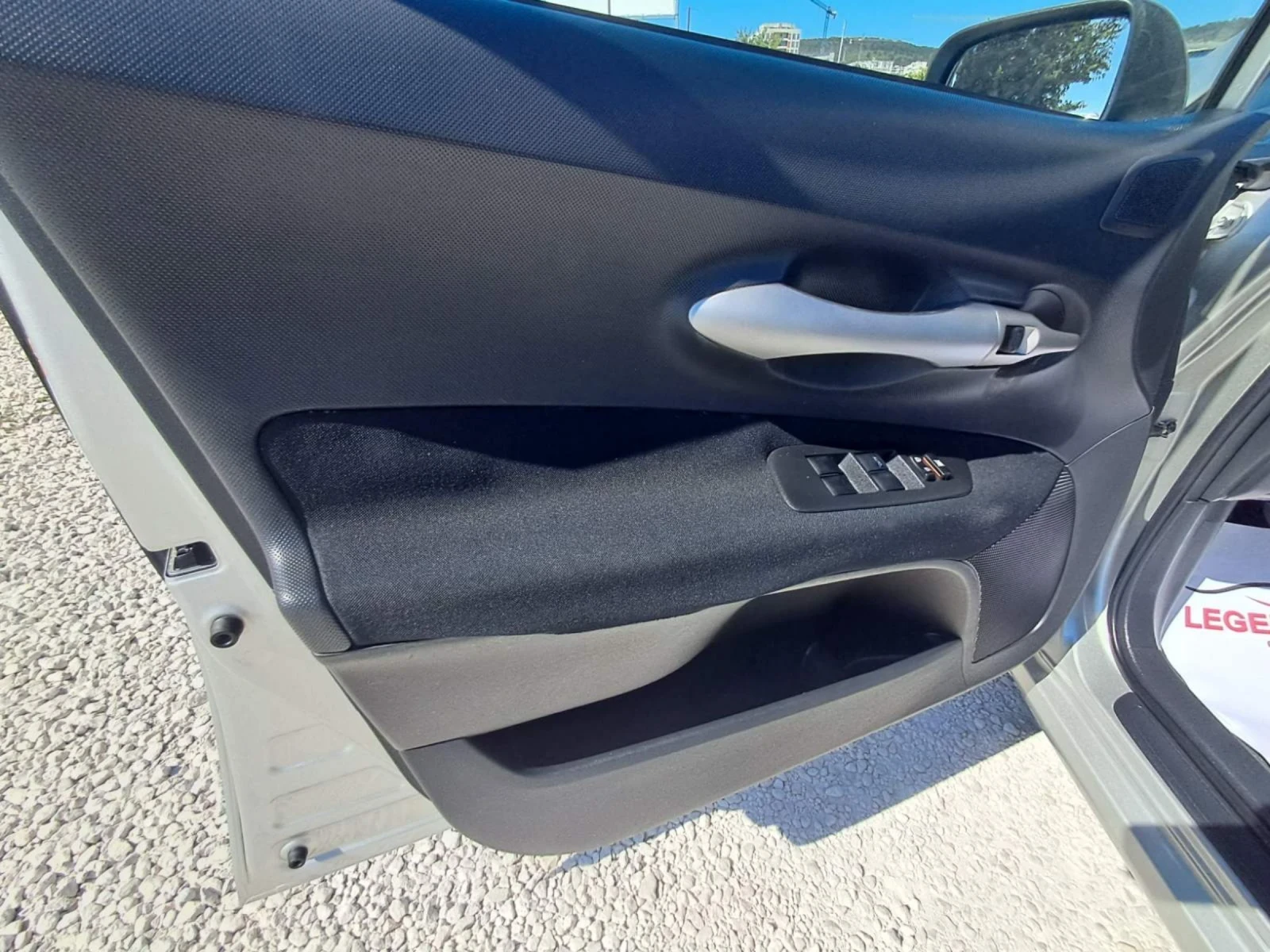 Toyota Auris 1.4D4D - изображение 8