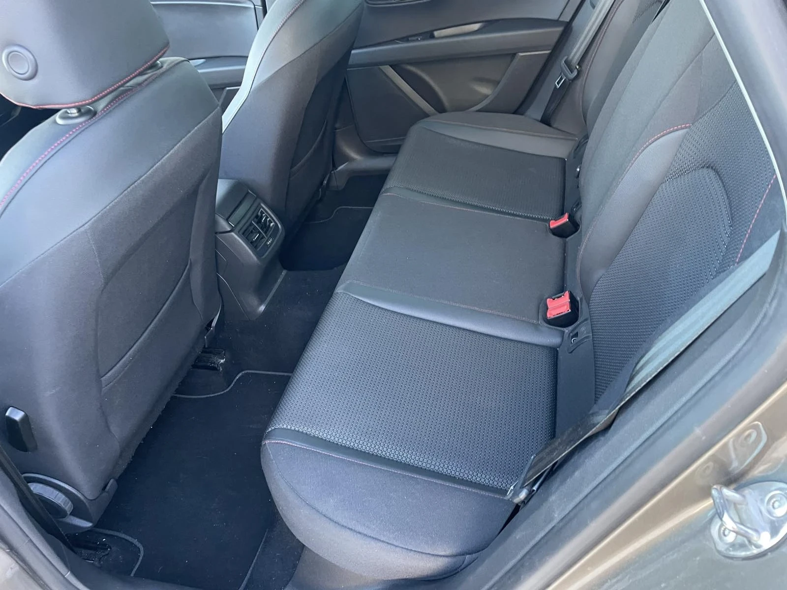 Seat Leon 2, 0TDI-FR-150k.c/EURO 6/КОЖА/ПОДГРЕВ/КАТО НОВ!!!, снимка 12 - Автомобили и джипове - 53789138